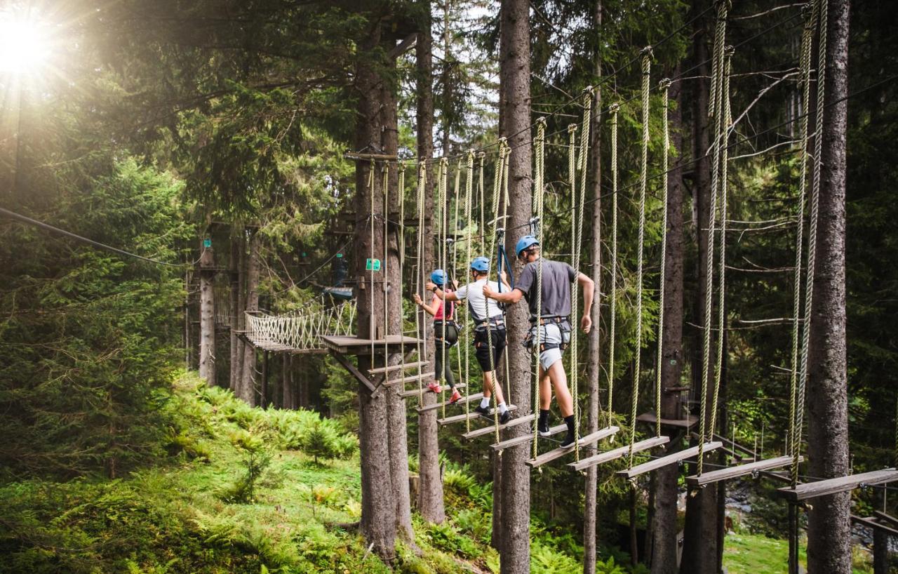 Alpenparks Chalet & Apartment Steve Lodge フィーホーフェン エクステリア 写真